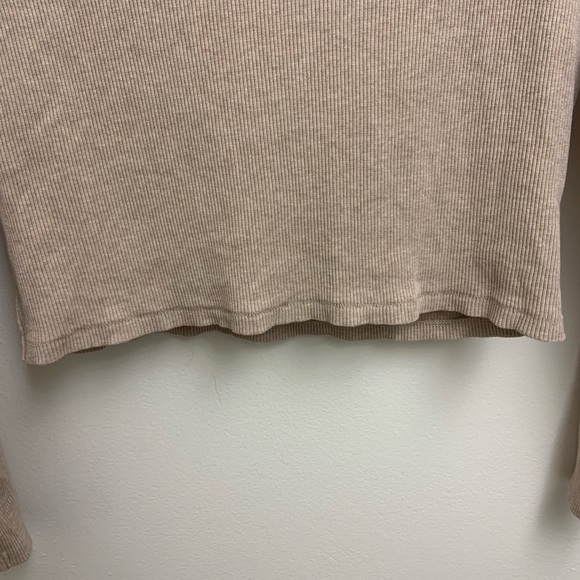 Universal Thread Beige Long Sleeve Ribbed Cropped Basic Top in Oatmeal Women’s M - Picture 6 of 10